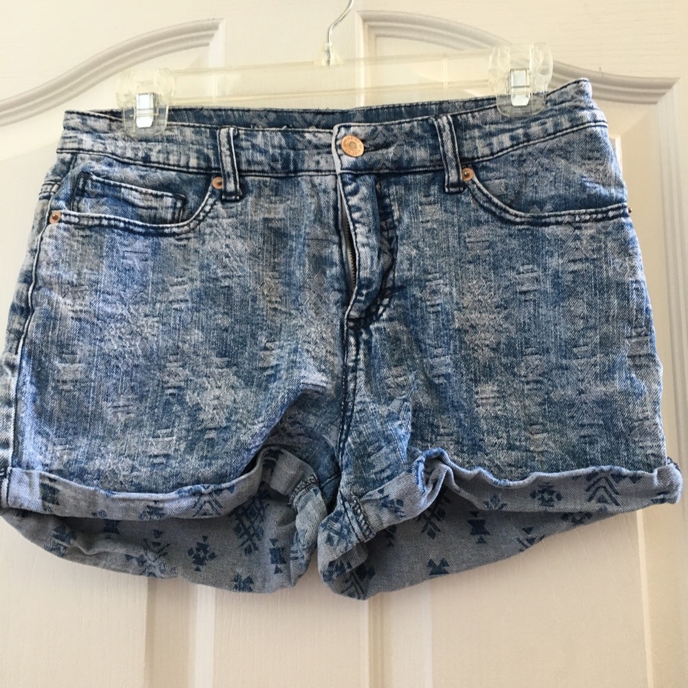 FINAL MARKDOWN Mossimo Ladies denim shorts 8/29